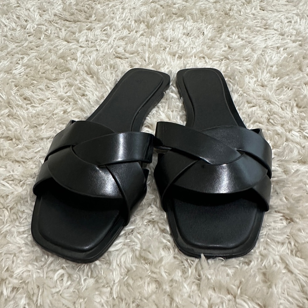 Slides/sandals